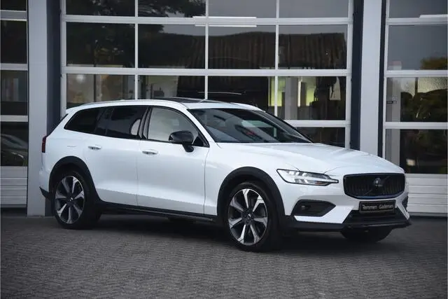 Photo 1 : Volvo V60 2022 Hybride