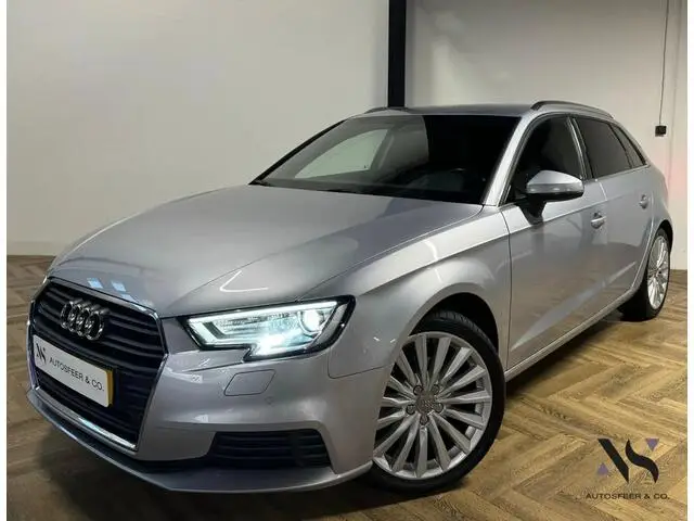 Photo 1 : Audi A3 2017 Essence