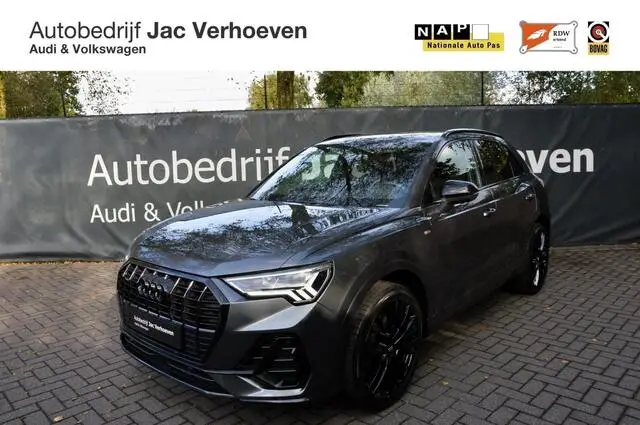 Photo 1 : Audi Q3 2019 Petrol