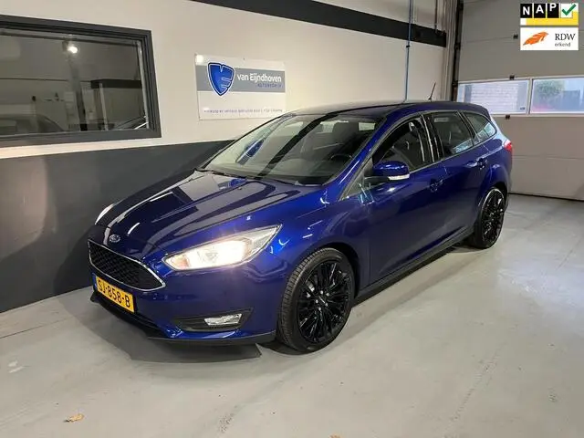 Photo 1 : Ford Focus 2018 Petrol