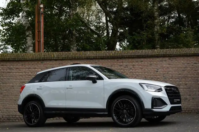 Photo 1 : Audi Q2 2023 Essence