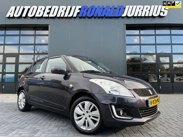 Photo 1 : Suzuki Swift 2015 Petrol