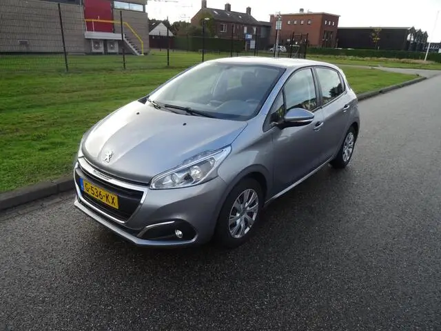 Photo 1 : Peugeot 208 2019 Petrol