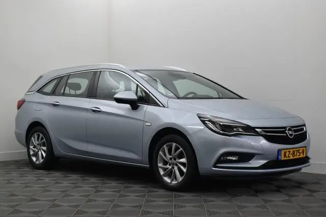 Photo 1 : Opel Astra 2017 Petrol