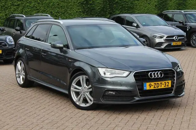 Photo 1 : Audi A3 2015 Petrol