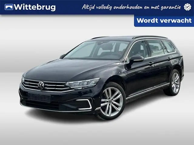 Photo 1 : Volkswagen Passat 2021 Hybride