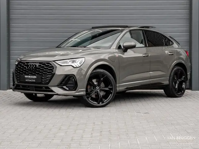 Photo 1 : Audi Q3 2021 Hybrid