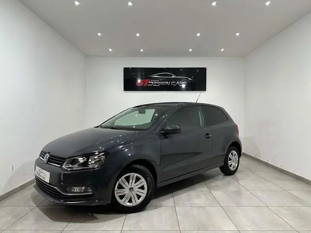 Photo 1 : Volkswagen Polo 2015 Petrol