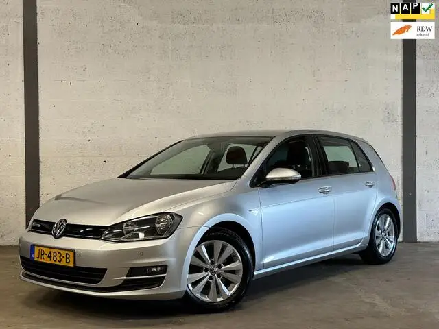 Photo 1 : Volkswagen Golf 2016 Petrol