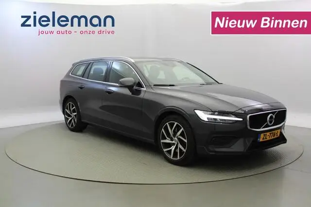 Photo 1 : Volvo V60 2019 Essence