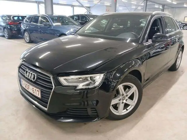 Photo 1 : Audi A3 2019 Petrol