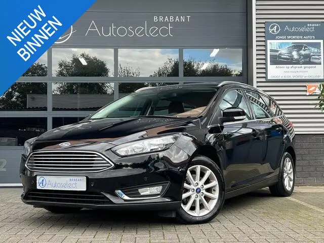 Photo 1 : Ford Focus 2016 Petrol