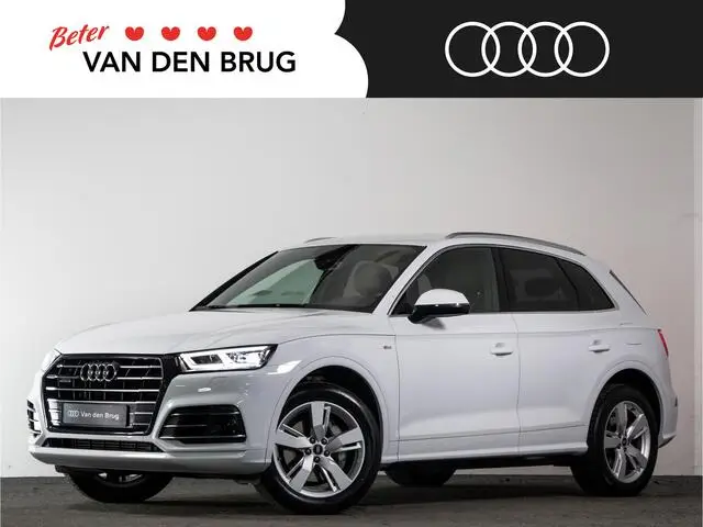 Photo 1 : Audi Q5 2021 Hybride