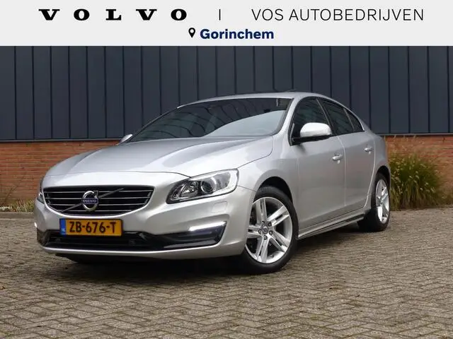 Photo 1 : Volvo S60 2019 Petrol