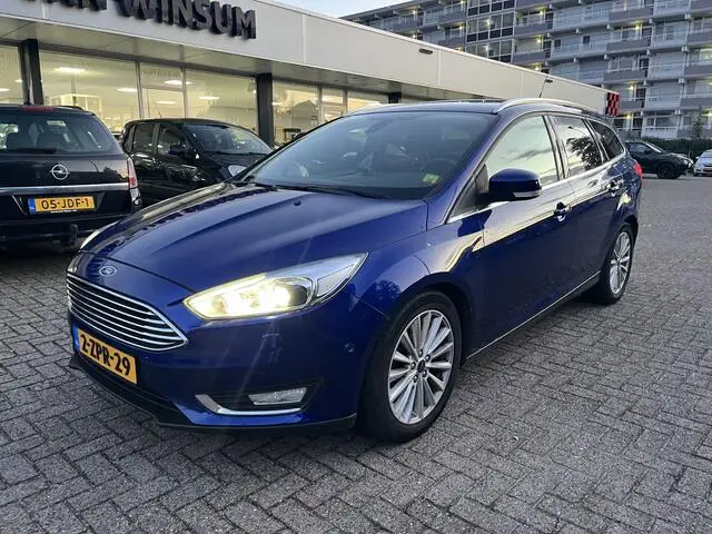 Photo 1 : Ford Focus 2015 Petrol