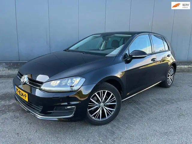 Photo 1 : Volkswagen Golf 2017 Petrol