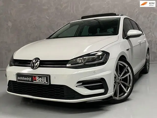 Photo 1 : Volkswagen Golf 2018 Petrol