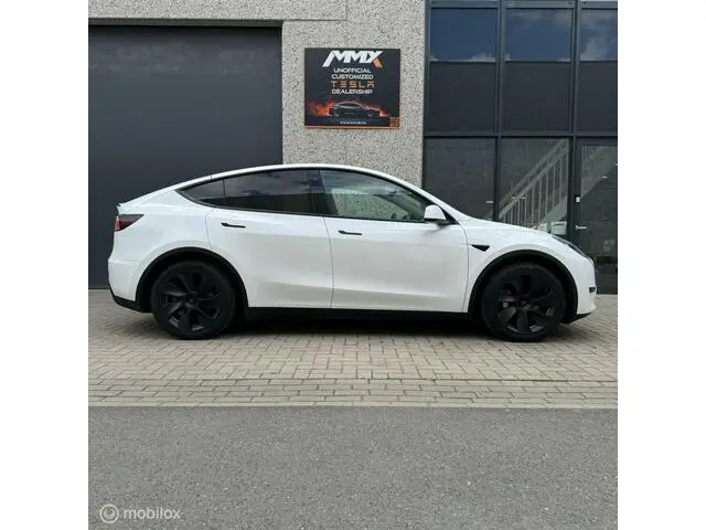 Photo 1 : Tesla Model Y 2023 Electric