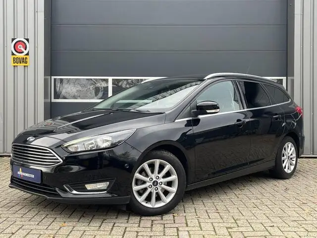 Photo 1 : Ford Focus 2017 Petrol