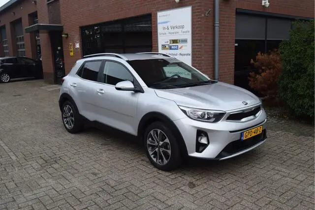 Photo 1 : Kia Stonic 2019 Petrol