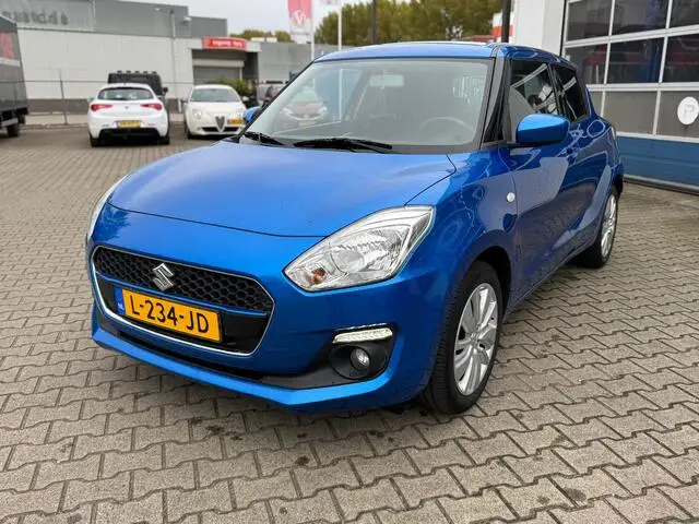 Photo 1 : Suzuki Swift 2018 Petrol