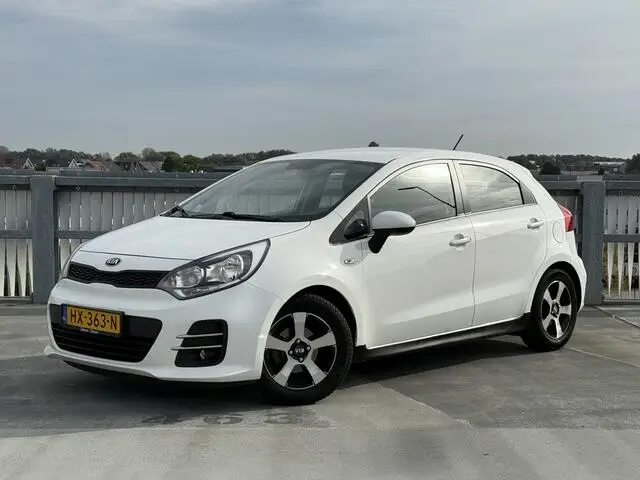 Photo 1 : Kia Rio 2016 Petrol