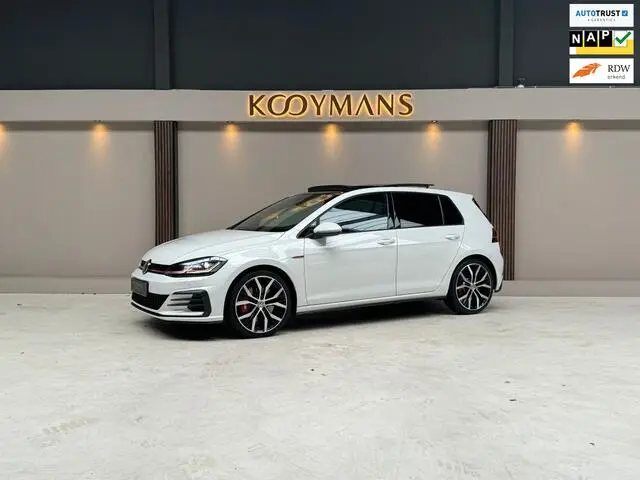 Photo 1 : Volkswagen Golf 2019 Essence