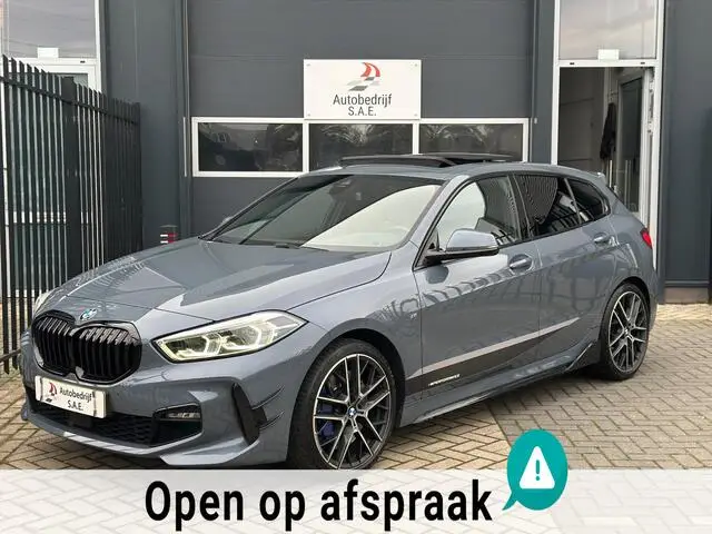 Photo 1 : Bmw Serie 1 2019 Petrol