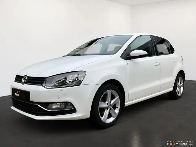 Photo 1 : Volkswagen Polo 2015 Petrol