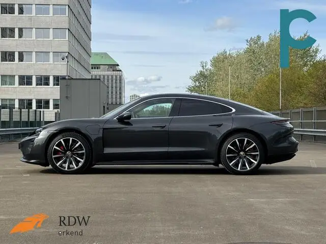 Photo 1 : Porsche Taycan 2020 Électrique