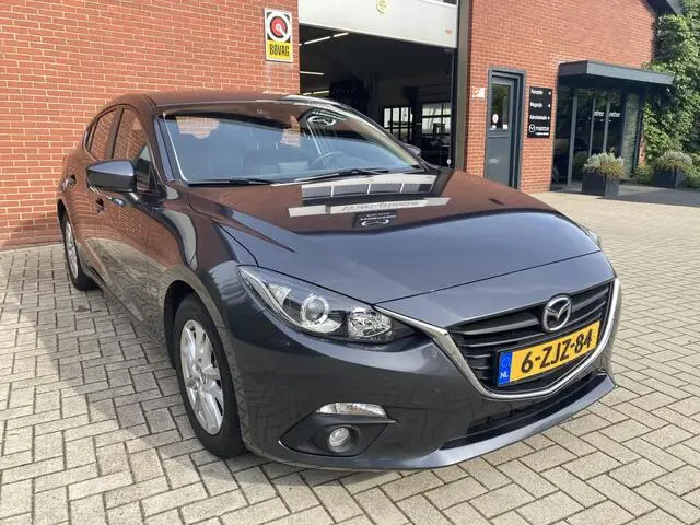 Photo 1 : Mazda 3 2015 Petrol