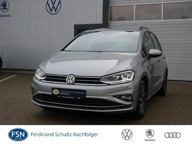 Photo 1 : Volkswagen Golf 2018 Petrol