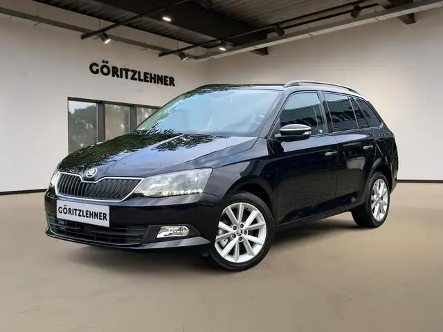 Photo 1 : Skoda Fabia 2017 Petrol