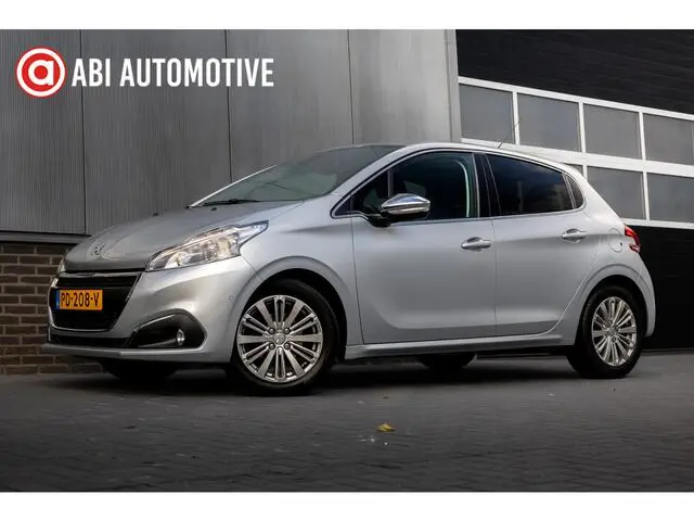 Photo 1 : Peugeot 208 2017 Essence