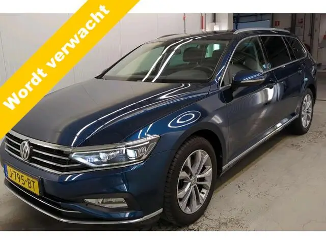 Photo 1 : Volkswagen Passat 2020 Petrol