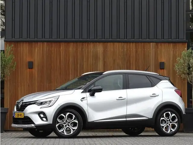 Photo 1 : Renault Captur 2021 Essence