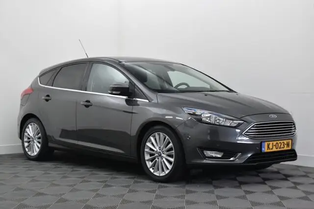 Photo 1 : Ford Focus 2016 Petrol