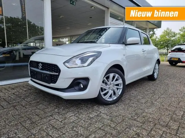 Photo 1 : Suzuki Swift 2024 Petrol