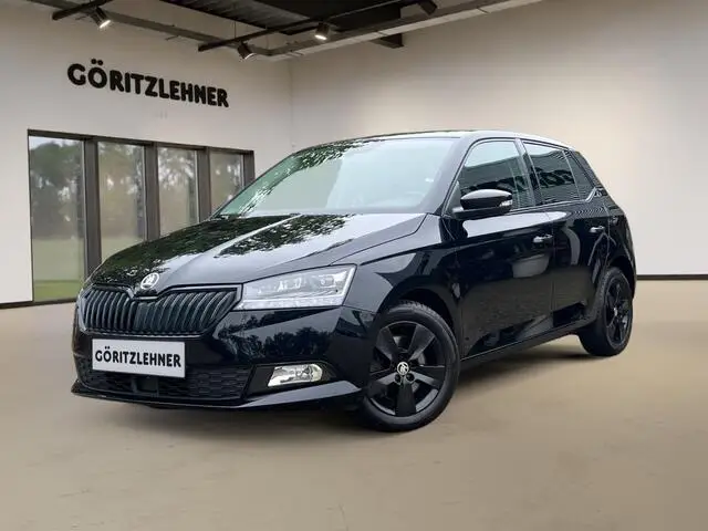 Photo 1 : Skoda Fabia 2021 Petrol