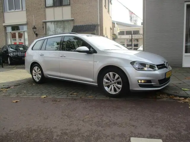 Photo 1 : Volkswagen Golf 2016 Petrol