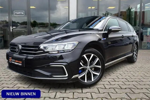 Photo 1 : Volkswagen Passat 2020 Hybride