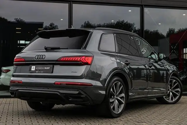 Photo 1 : Audi Q7 2020 Hybrid