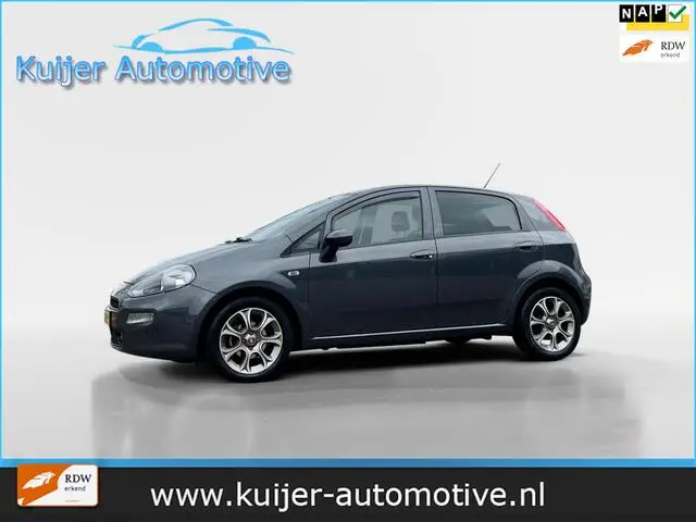 Photo 1 : Fiat Punto 2018 Essence