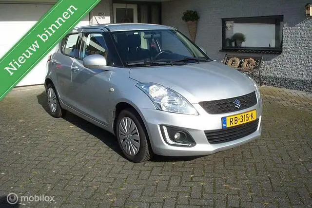 Photo 1 : Suzuki Swift 2016 Petrol