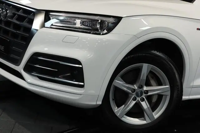 Photo 1 : Audi Q5 2020 Hybrid