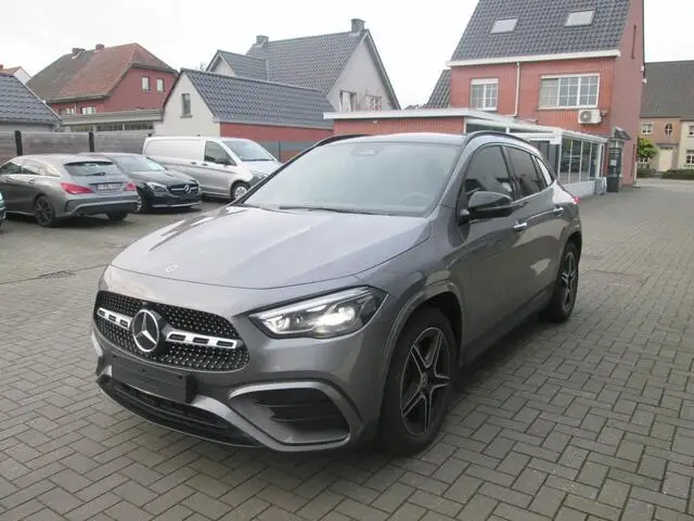 Photo 1 : Mercedes-benz Classe Gla 2024 Petrol