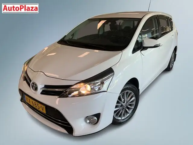 Photo 1 : Toyota Verso 2016 Petrol