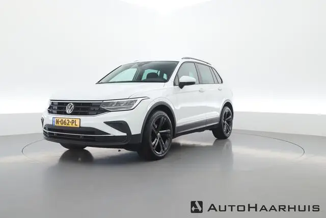 Photo 1 : Volkswagen Tiguan 2021 Essence