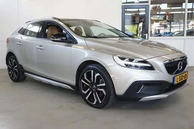 Photo 1 : Volvo V40 2018 Essence