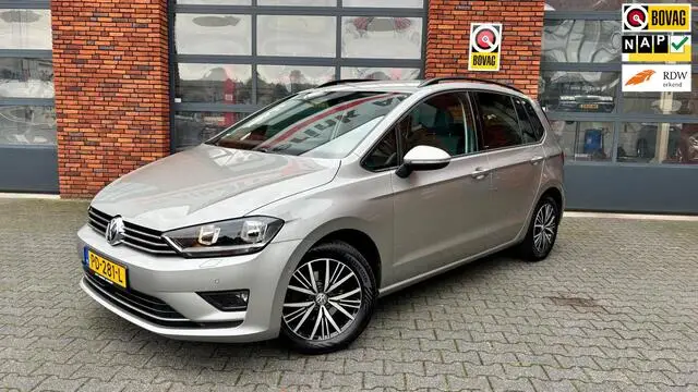 Photo 1 : Volkswagen Golf 2016 Petrol